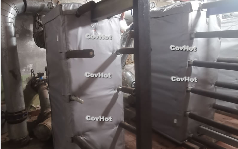 板式<a href=http://m.swretech.com.cn/e/tags/?tagname=%E6%8D%A2%E7%83%AD%E5%99%A8%E4%BF%9D%E6%B8%A9 target=_blank class=infotextkey>換熱器保溫</a>套,板換保溫罩